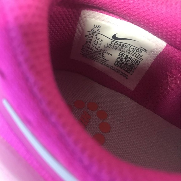 NIKE WOMENS SIZE 6.5 JOYRIDE DUAL RUN RUNNING SHOES, PINK - Picture 7 of 8